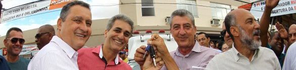 Rui entrega viaturas e reabre hospital em Cruz das Almas