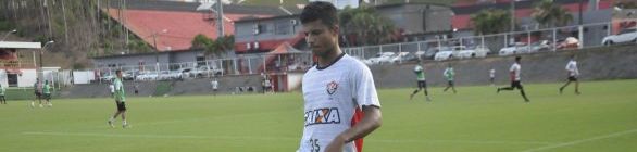 Com retornos de laterais, Vitória divulga relacionados para enfrentar o Sport
