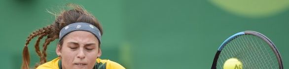 Carol Meligeni perde semifinal para americana e vai disputar o bronze 