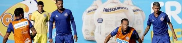 Roger monta Bahia titular com Guerra, que anota gol em treino