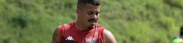 Em alta, Carleto diz que encontrou a felicidade no Vitória e fala em renovar