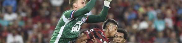  Flamengo venceu o Bahia na noite deste domingo, voltou a abrir 10 p