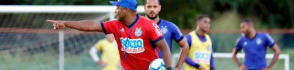 Sem vencer há seis jogos, Roger avalia pressão na Fonte e mostra confiança
