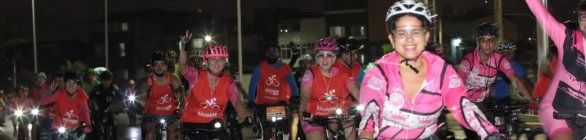 Ciclistas realizam passeio noturno de Natal nesta quarta