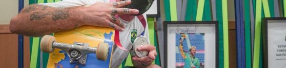 Pedro Barros celebra entrada da cultura do skate nos Jogos Olímpicos Medalhista