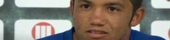 De mascote a titular, lateral Railan prega amor ao Bahia