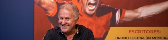 Zico vem a Salvador para lançamento e noite de autógrafos de livro