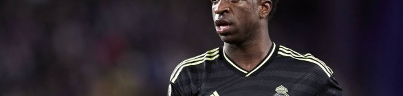 Polícia da Espanha busca torcedores que simularam enforcamento de Vinícius Jr