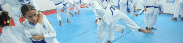 Atletas do projeto Judô nas Escolas se preparam para campeonato
