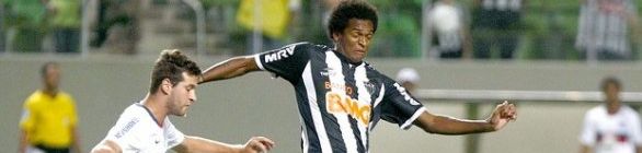 Após empate, jogadores do Bahia comemoram ponto conquistado