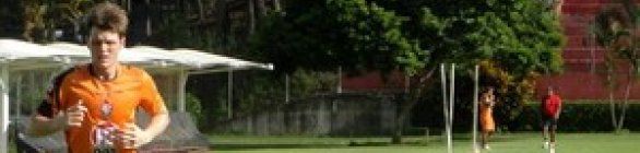 Vitória perde Douglas, mas terá retorno de artilheiro no sábado