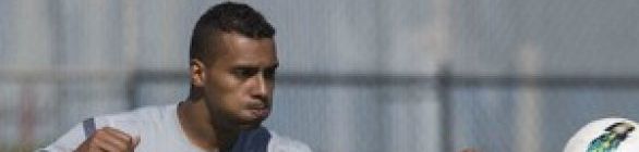 Vitória acerta empréstimo de atacante Elton, do Corinthians