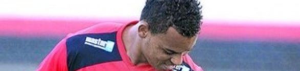 Pego no antidoping, meia Bida é suspenso por um ano pelo STJD