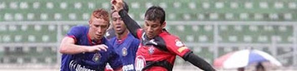 Vitória ensaia ‘entregar’ vaga ao Azulão