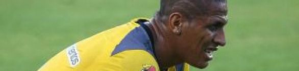 Torcida pede e Uelliton é barrado