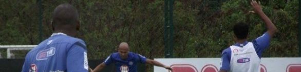 Com festa e torcida, Jorginho comanda coletivo no Fazendão