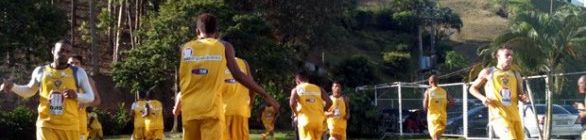 Treino físico marca segundo dia de trabalho do Vitória em 2013