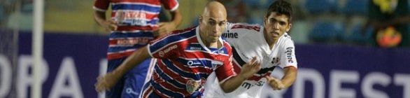 Seis gols, pênalti perdido e frango: Fortaleza e Santa Cruz empatam