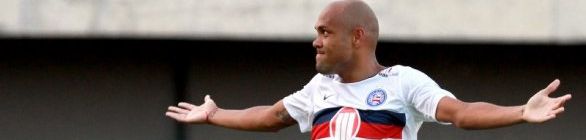 Atacante Souza é pego em blitz e perde a carteira de habilitação