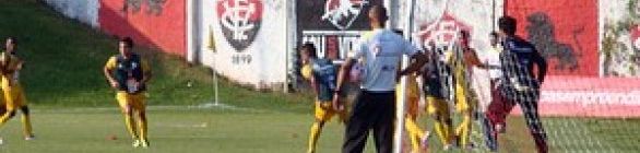 Com titulares na academia e reservas em campo, Vitória treina na Toca