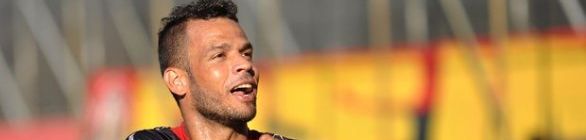 Luís Alberto lamenta derrota do Vitória, mas critica arbitragem