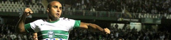 Com gol relâmpago de Deivid, Coxa vence o Náutico e continua na ponta