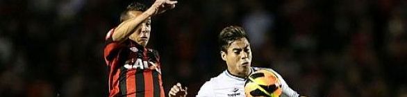No retorno de Renato, Barcos marca e Grêmio empata com Furacão: 1 a 1