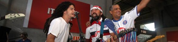 Atrações musicais aqueceram torcedores antes do jogo Bahia X Goiás na Itaipava