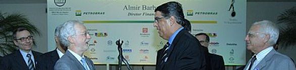 Diretor da Petrobras recebe prêmio do IBEF