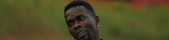 “Dizem que sou iluminado”, revela Kanu após gols nos dois últimos jogos