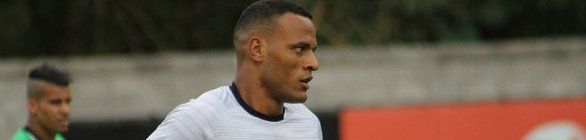 Suspensos, Patric e Cleiton Xavier desfalcam o Vitória contra o Atlético-MG
