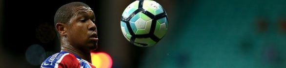 Críticas sobre o peso e média de gols em baixa: Rodrigão pode perder vaga 