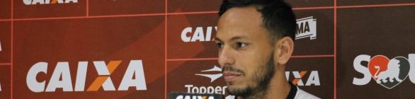 Sal grosso, arruda... Diante de má fase em casa, mau olhado vira tema em coletiv