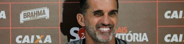 Mancini vê grande jogo do Vitória: 