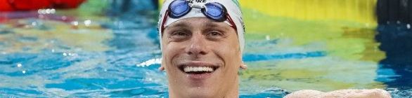 César Cielo volta a vencer e leva ouro nos 50m livres