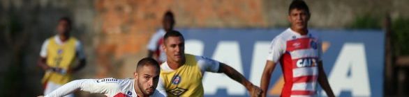 Em busca de triunfo contra o Conquista, Guto muda time em treino tático