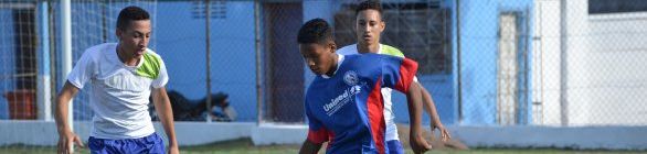Bola rolando para a Copa Metropolitana de Futebol Sub 15
