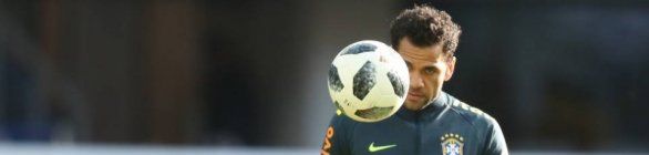 Lasmar diz que Dani Alves precisará passar por cirurgia ficará seis meses parado
