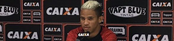 Erick elogia elenco e atribui evolução do Vitória à Carpegiani