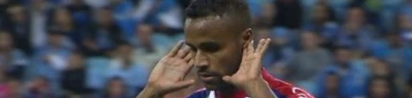 Autor de dois gols contra o Grêmio, Élber sobe no conceito de Enderson