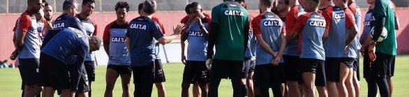 Mesmo com retorno de Rodrigo, Carpegiani mantém meio com Rhayner e Arouca