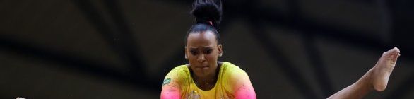 Fora da final das barras por menos de um décimo, Rebeca Andrade celebra retorno 