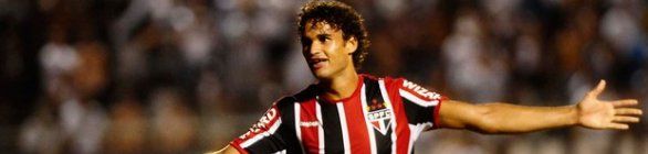Willian José faz três gols e é expulso, mas São Paulo bate Paulista em casa