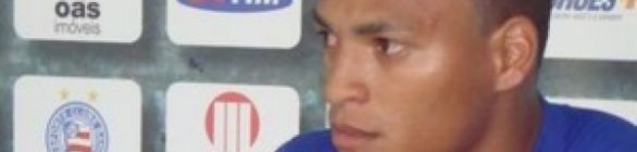 Titi comemora ausência de Marcos Assunção no jogo de quarta-feira