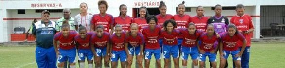 Equipe feminina de futebol vence jogo em disputa emocionante de pênaltis