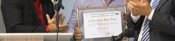 Ministro entrega certificados da Bolsa Pódio aos atletas do judô reunidos na Ba