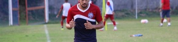 Reforçado por atacante Zé Roberto, elenco do Bahia trabalha no Fazendão