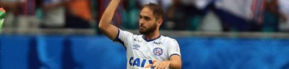  Régis admite incômodo com reserva e deixa renovação para fim do Brasileiro